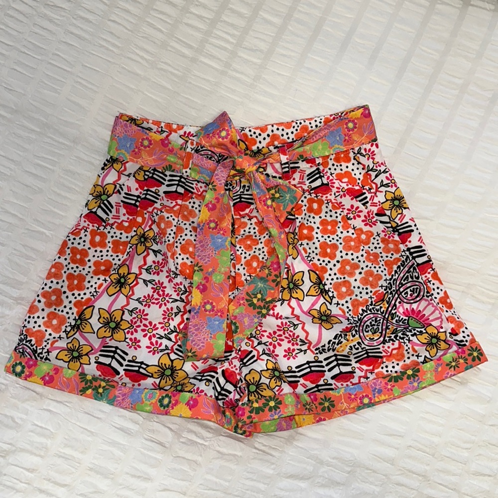 NWT SHEIN X Floral Pleated Shorts - Size Medium